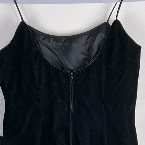 Late Edition | Vintage Dead Stock 80s 90s Timeless Black Velvet Maxi Dress | 8 - Picture 8 of 13